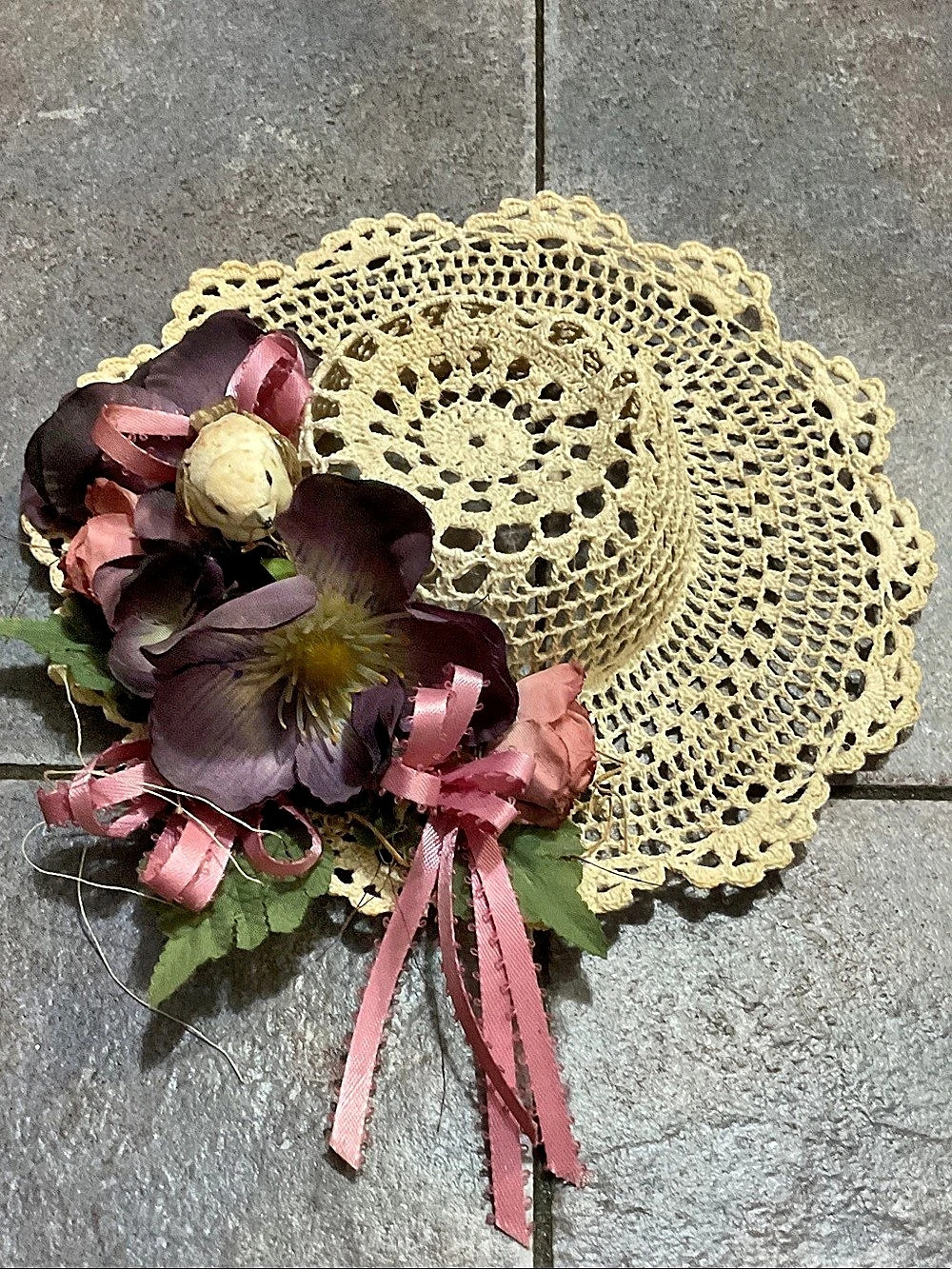 Crochet Floral hat Decor in Beige & Pink